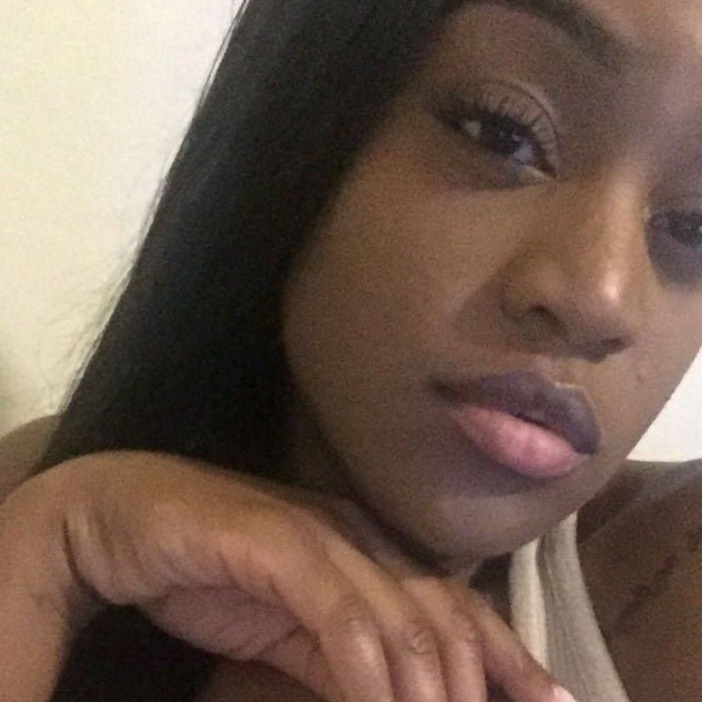 Meet your Posher, Dennise